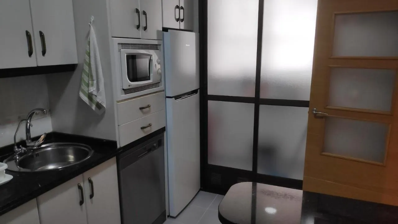 Duplex San Lorenzo 2 Parking Gratuitos Y Piscina 哈恩