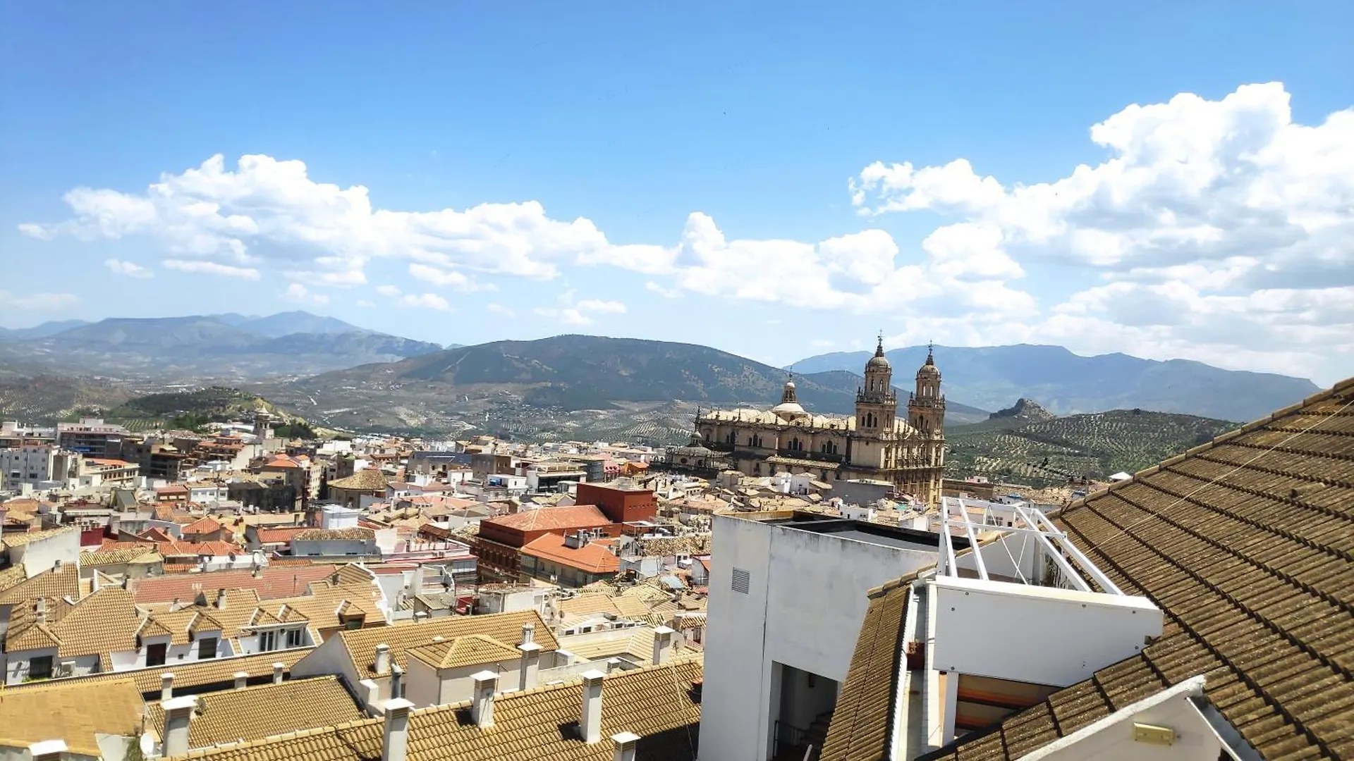 Duplex San Lorenzo 2 Parking Gratuitos Y Piscina 哈恩 公寓